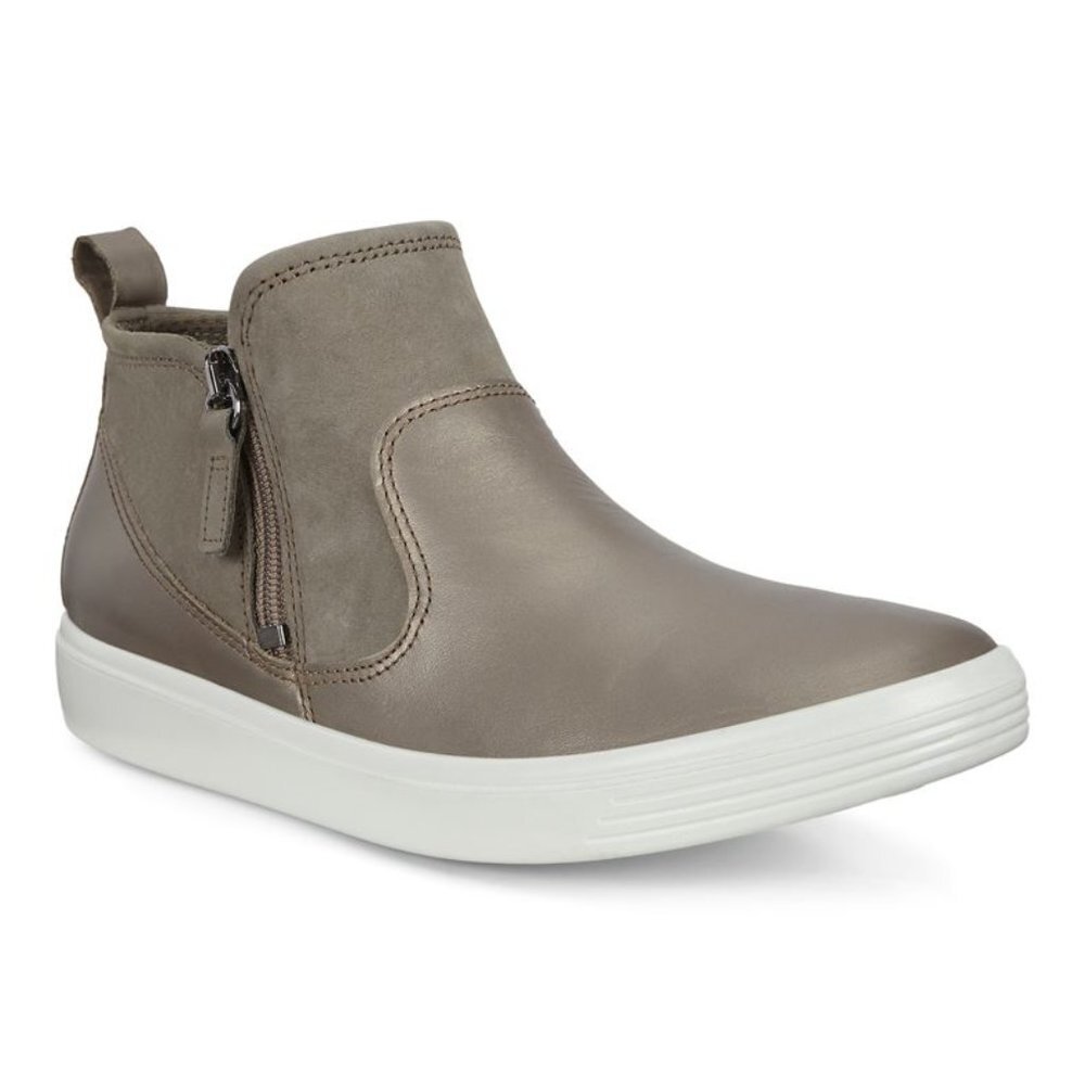 ECCO Soft Classic Ankle Bootie